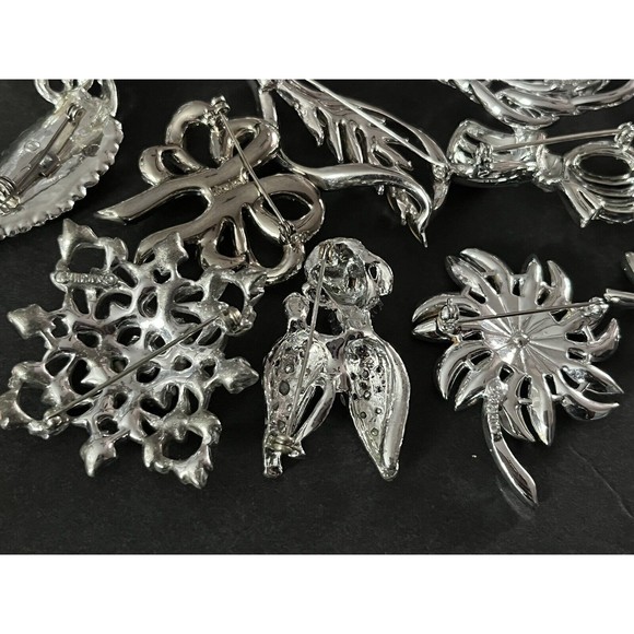 VINTAGE HIGH END Brooches 16pcs MISSING RHINESTONES ALL WEARABLE/ Most Unsigned - Picture 14 of 16